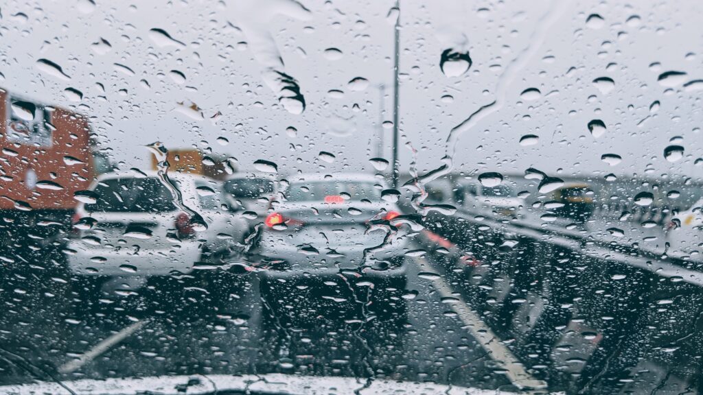 梅雨の運転に注意しよう