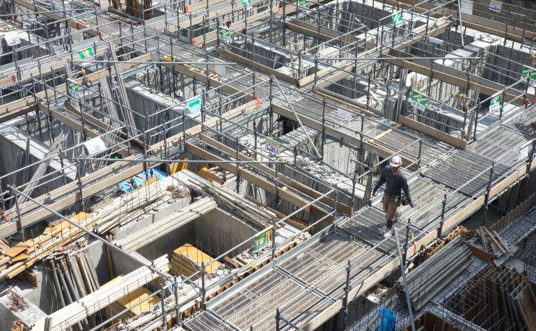 Năm 2025 số vụ phá sản trong ngành xây dựng cao kỷ lục – Giá vật liệu tăng và thiếu nhân công nghiêm trọng