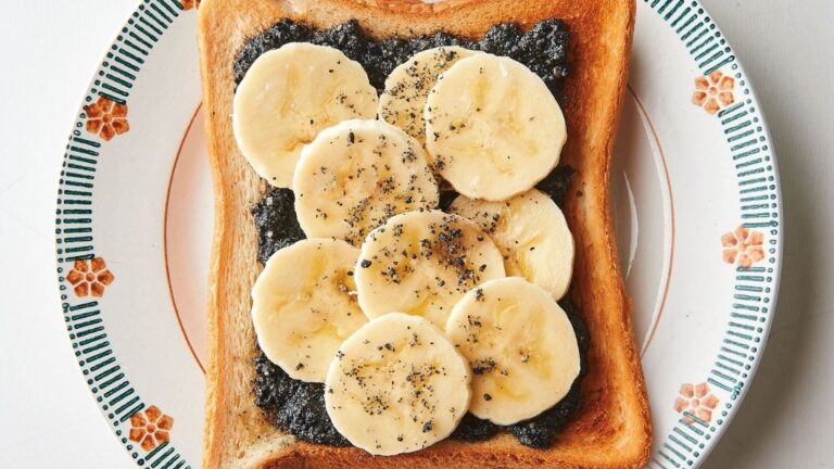 Bí quyết chống lão hóa, tăng cường sức khỏe: Chỉ cần rắc “mè xay” lên bánh mì nướng (toast)