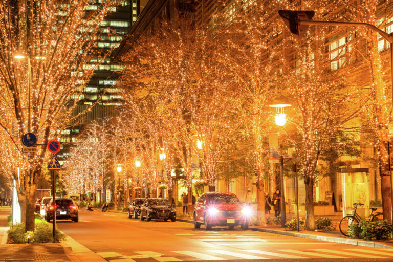 Lễ hội ánh sáng Tokyo 2025: Marunouchi lung linh màu vàng sâm-panh